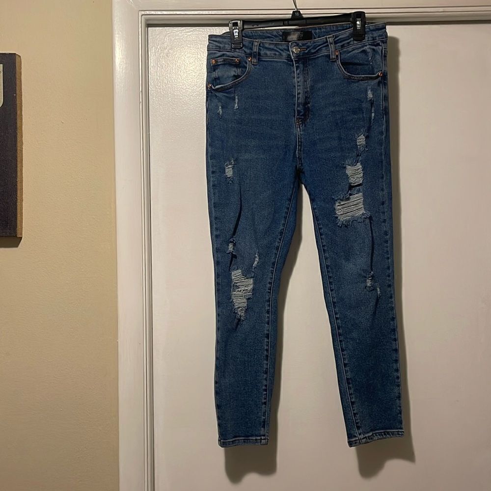 Monkey ride distressed skinny size 17/33